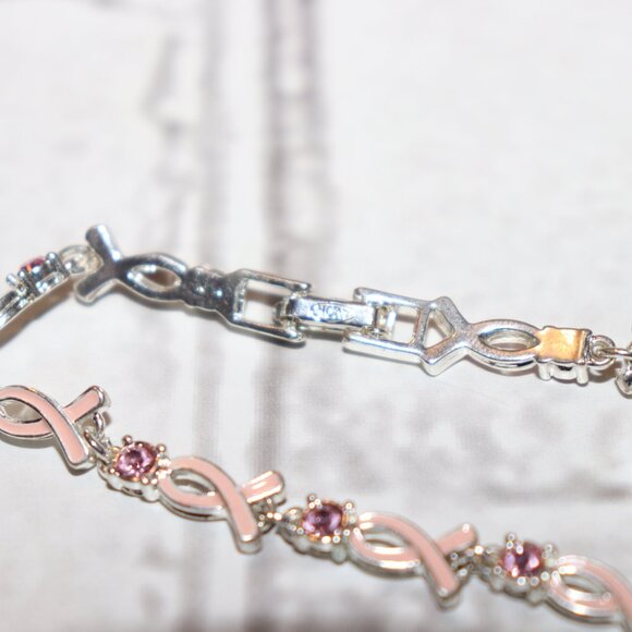 Beautiful silver AVON Breast Cancer awareness bracelet 7.25" - Picture 2 of 5